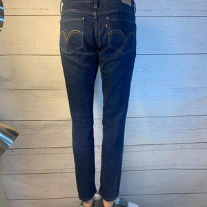 Dark wash Levi's Jeans